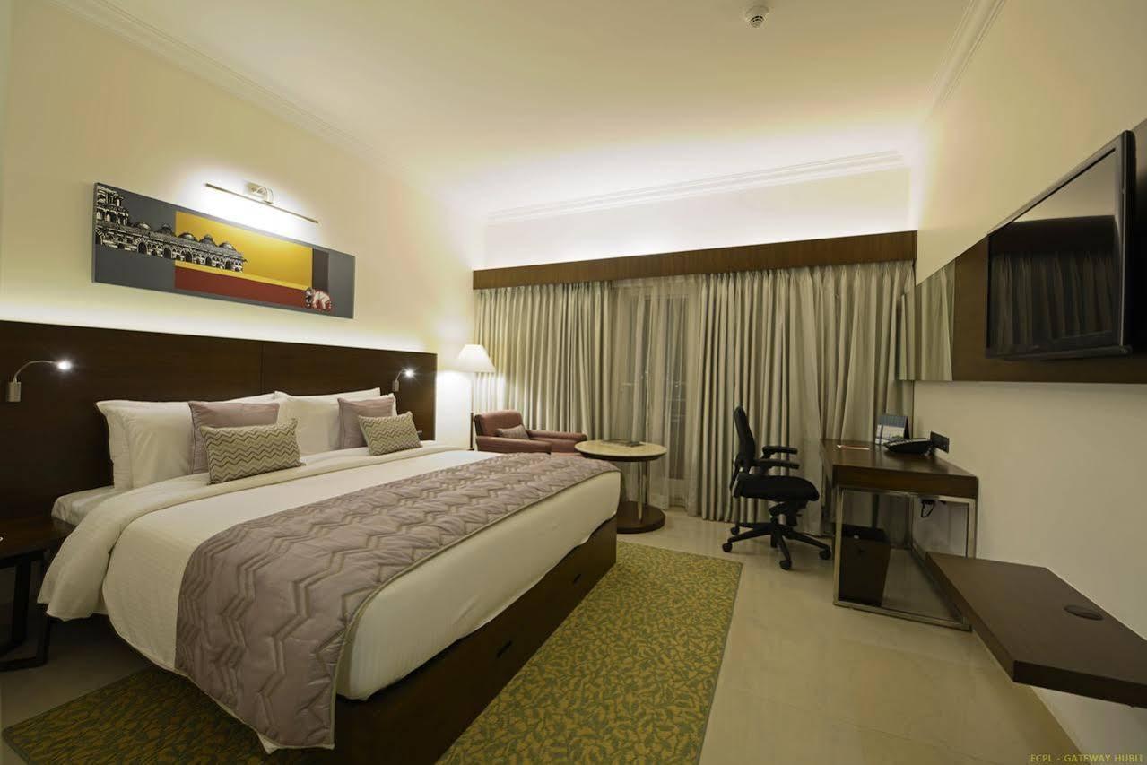 Hotel Naveen Lakeside Hubli Exterior photo